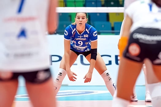 Volleyball professional Jessica Kosonen passing