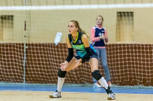 Volleyball professional Iryna Okhrimchuk receiving