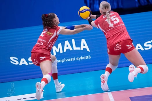 Volleyball professional Jessica Kosonen defending