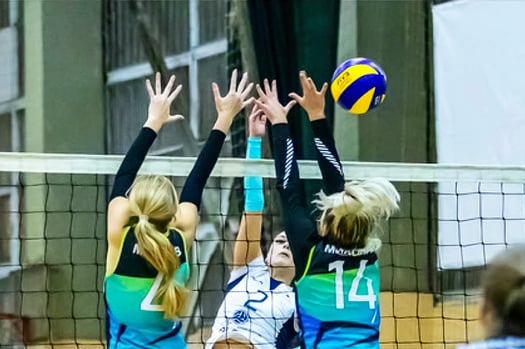 Volleyball professional Iryna Okhrimchuk blocking